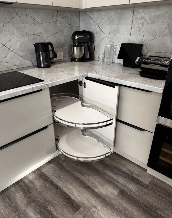 Встроенная кухня на заказ